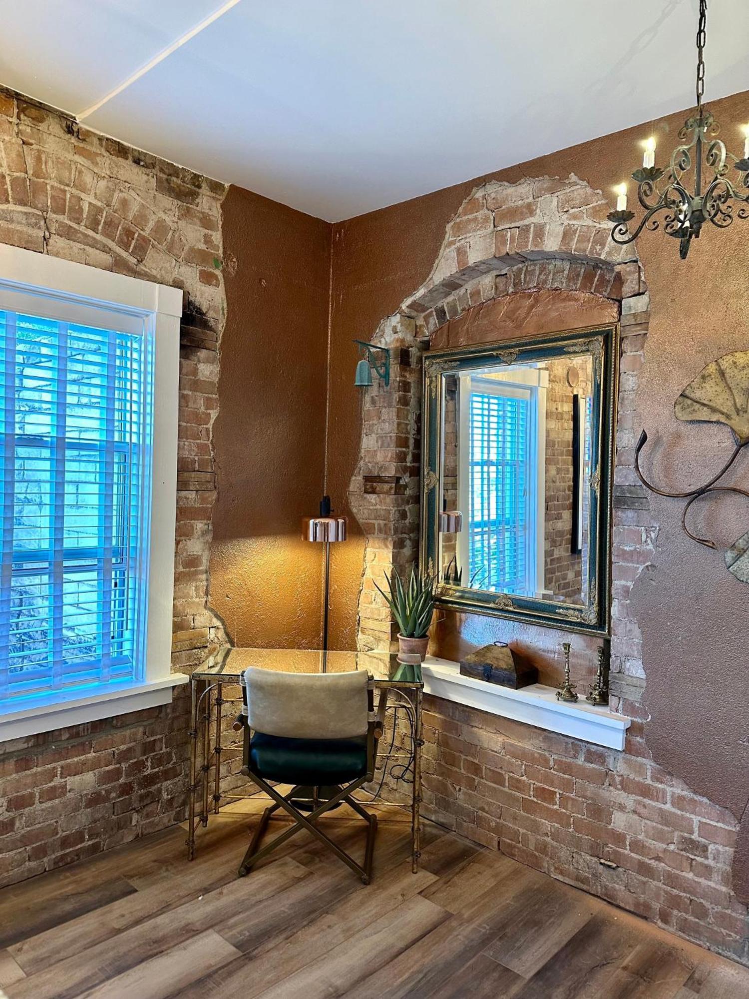 Bisbee Brownstone Suites Exterior foto