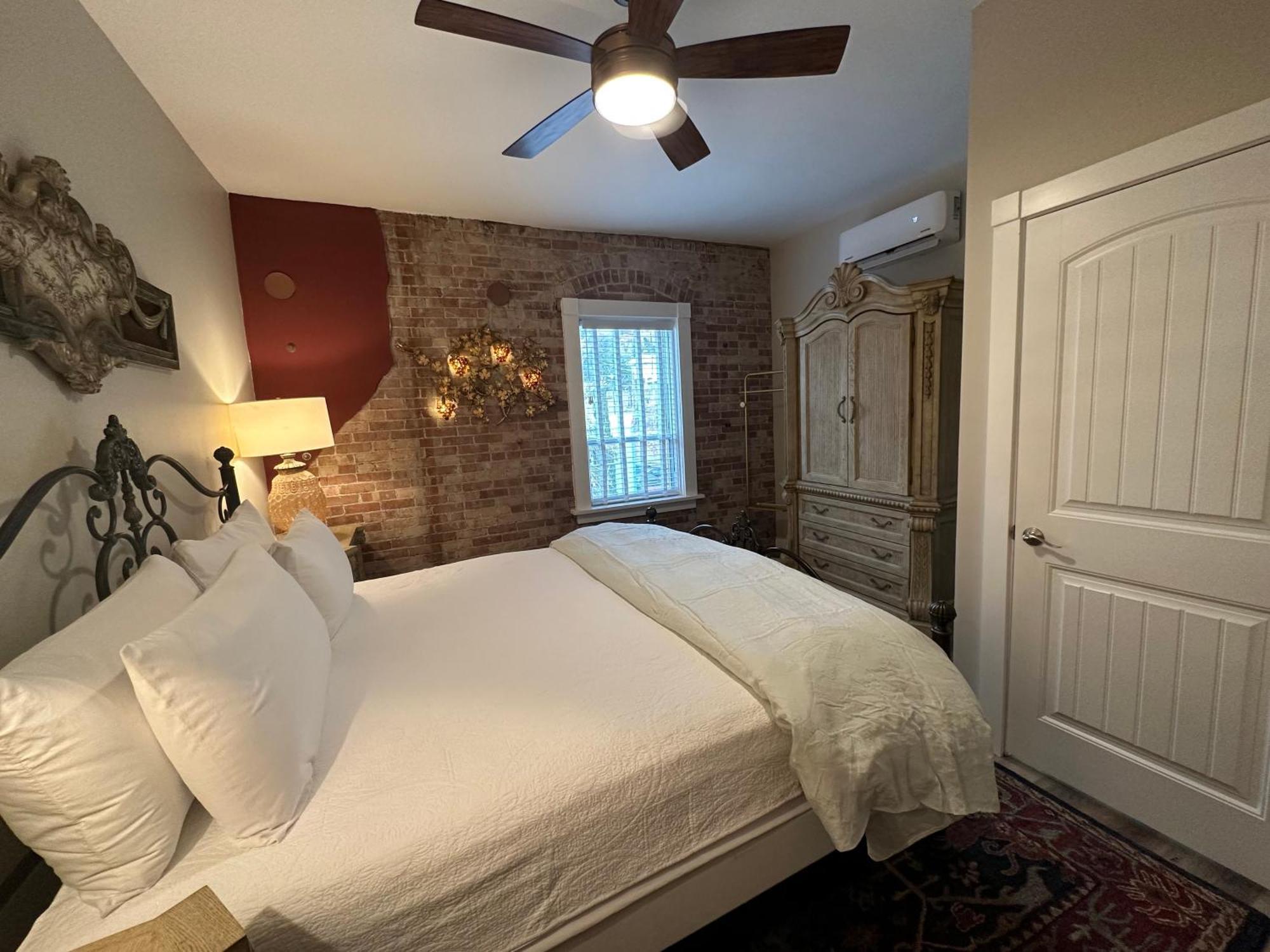 Bisbee Brownstone Suites Zimmer foto