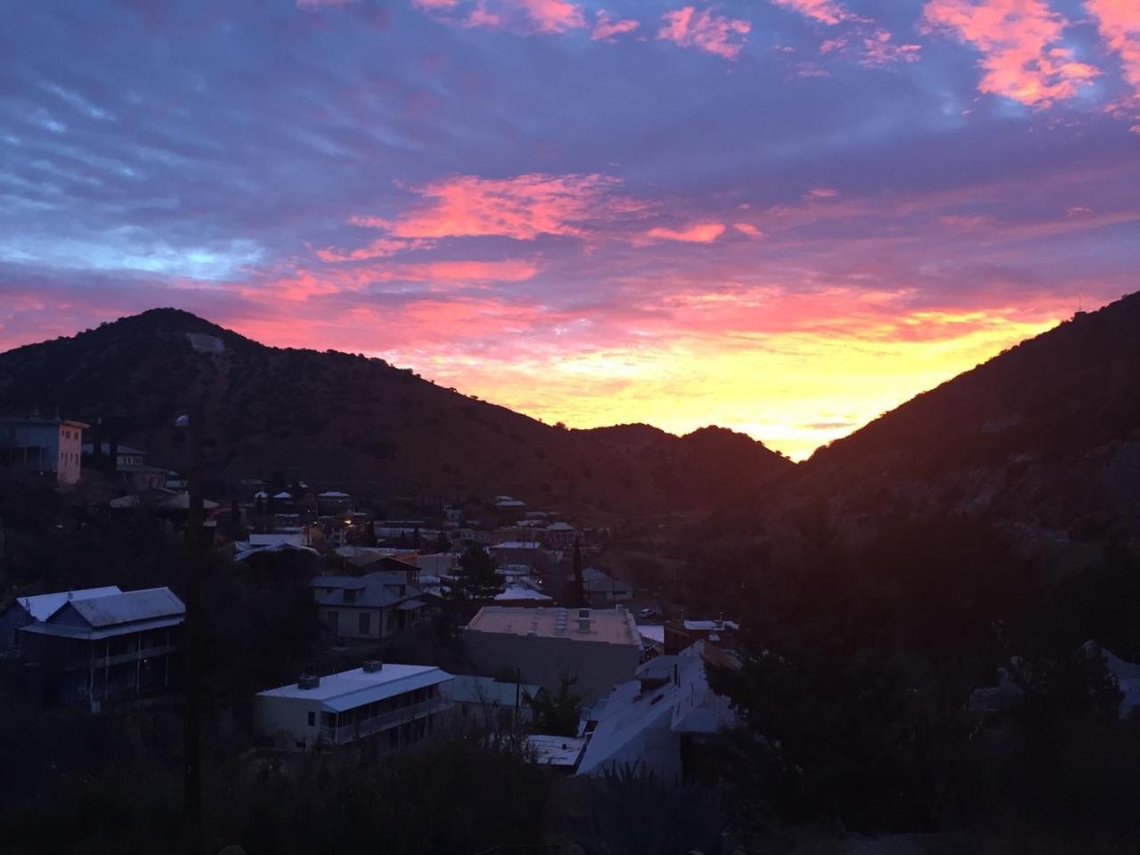 Bisbee Brownstone Suites Exterior foto