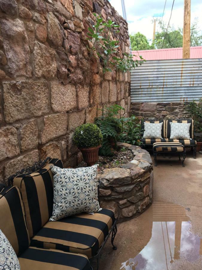 Bisbee Brownstone Suites Exterior foto